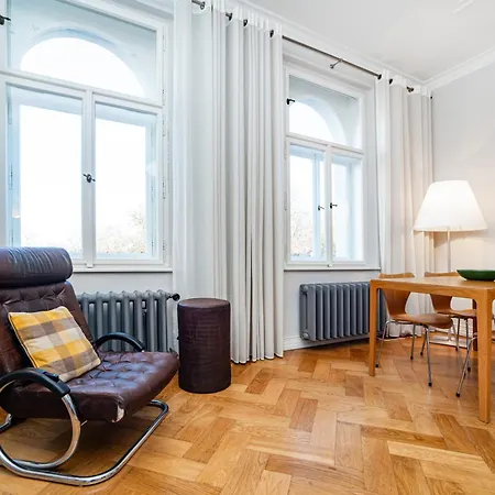 Amazing One-bedroom Lägenhet *
