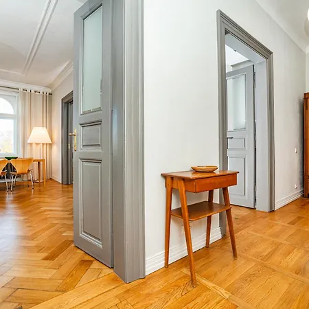 High-Class Rooftop Apt With Spacious Terrace *