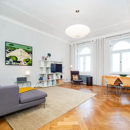 Amazing One-bedroom * Praga