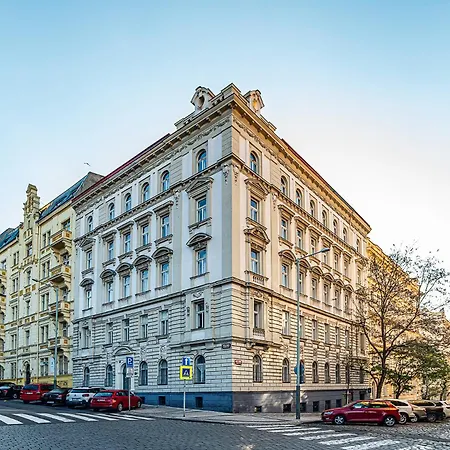 Amazing One-bedroom Apartamento Praga